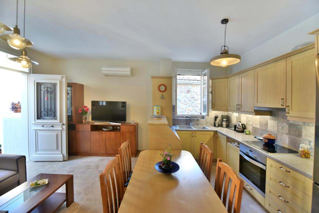 Feel At Home - Family House In Hydra Экстерьер фото