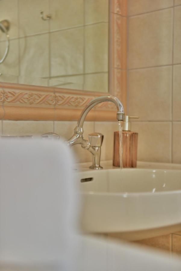 Feel At Home - Family House In Hydra Экстерьер фото
